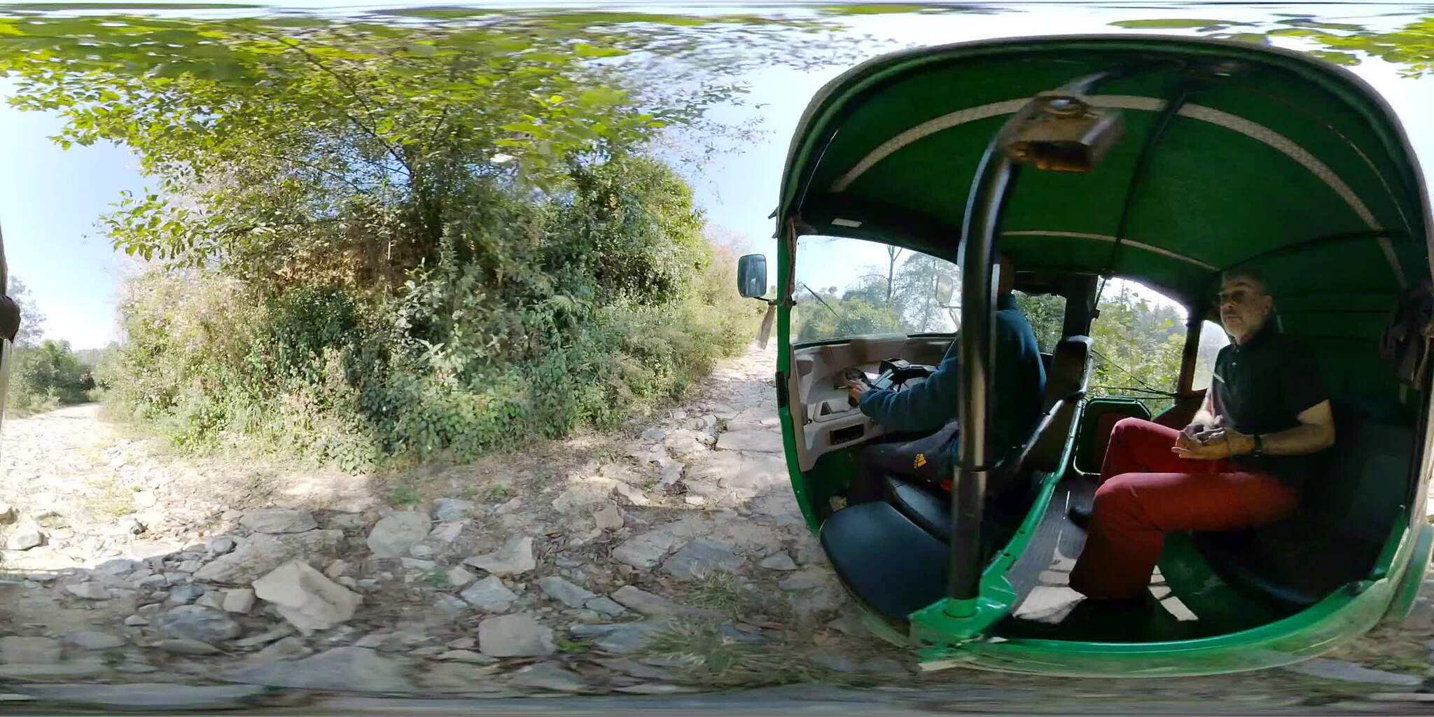 Holpriger Ritt im Tuktuk